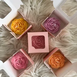 Peony candle (1 piece)